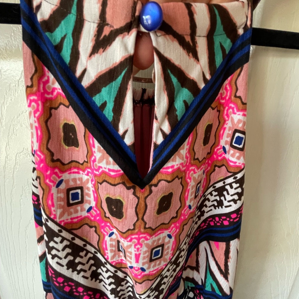 Dress - Picture 6 of 10